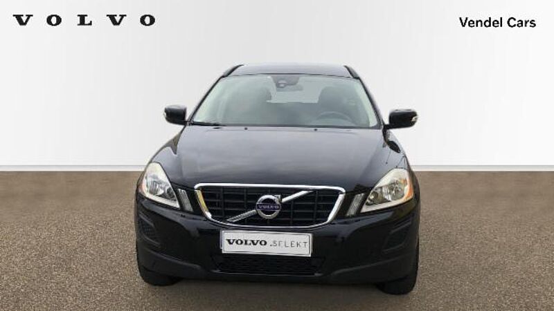 Volvo  2.0 D3 KINETIC 136 5P