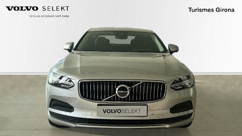 Volvo  Momentum Pro, B4 mild hybrid (gasolina)