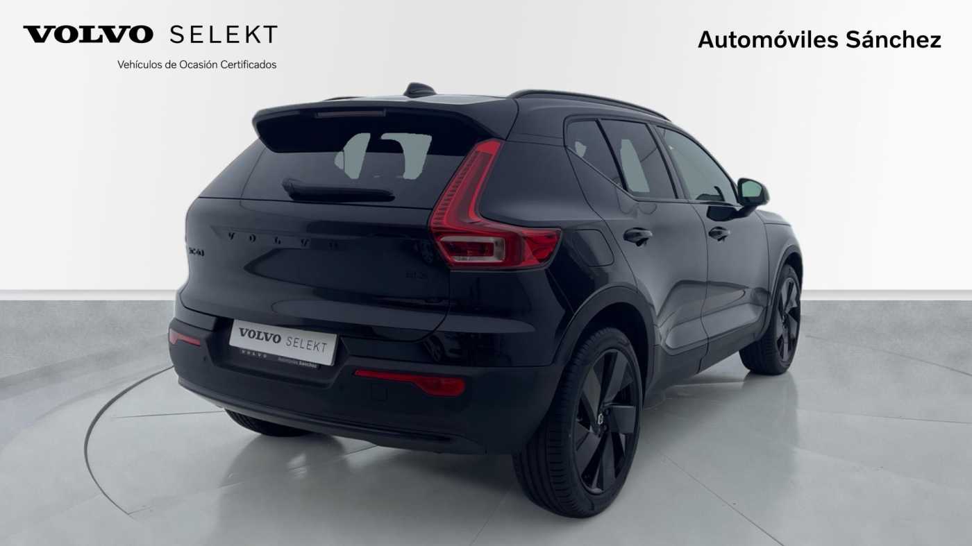 Volvo  XC40 Black Edition Plus, B3 Mild hybrid, Gasolina