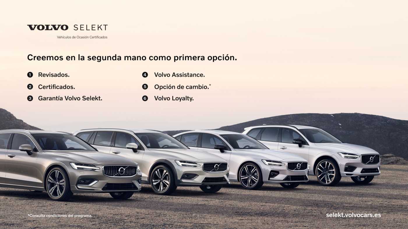 Volvo  XC40 Black Edition Plus, B3 Mild hybrid, Gasolina