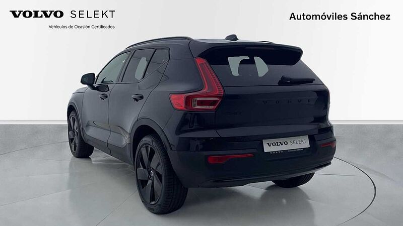 Volvo  XC40 Black Edition Plus, B3 Mild hybrid, Gasolina